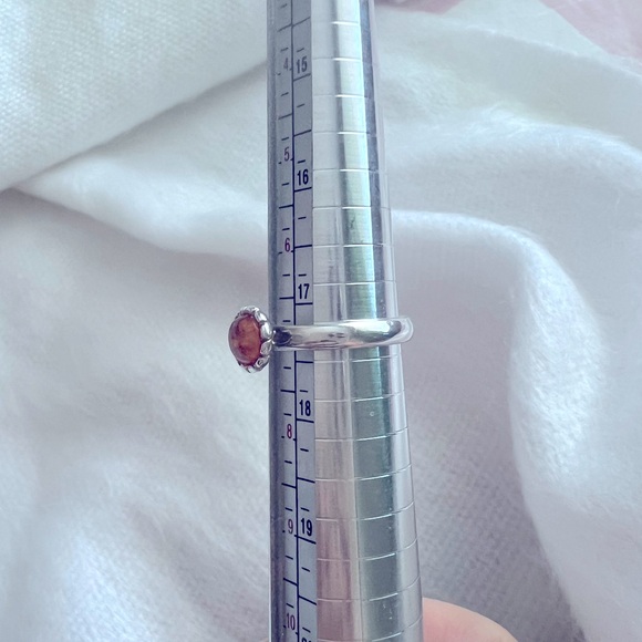 Stunning Sterling Silver ring with an Amber Stone. Size 7. - Picture 10 of 12